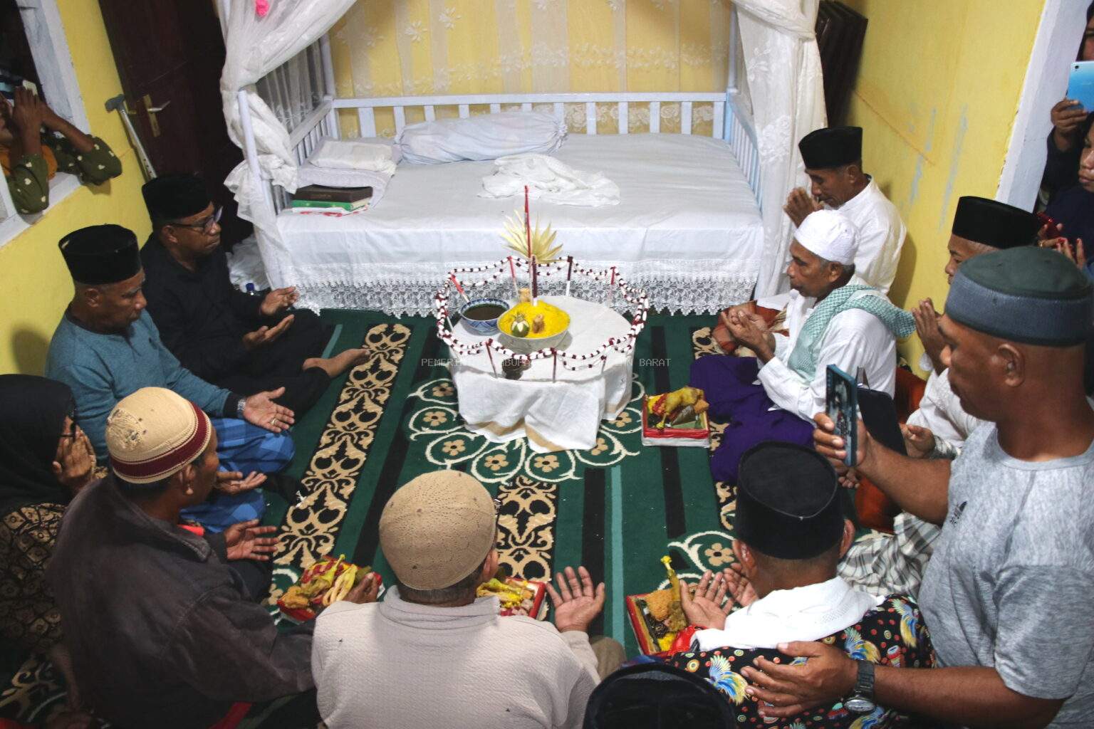 PJ BUPATI HADIRI PROSESI AROHA PUSAKA NEGERI LISABATA